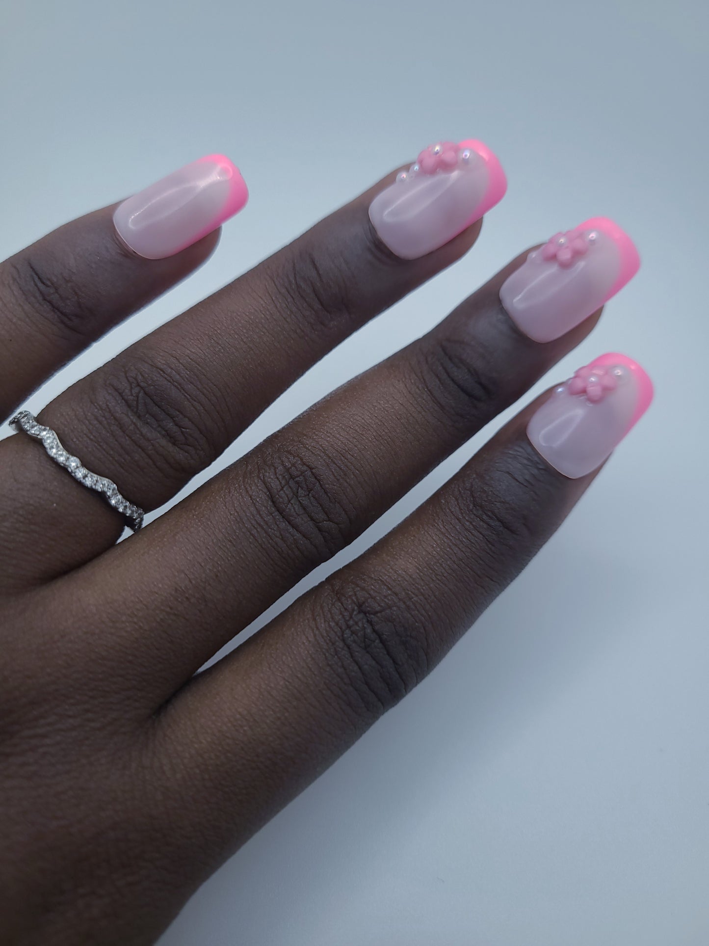 Blush Bloom (14 pieces, Short Square Press on Nails)