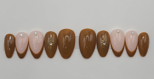 Golden Constellation (10 pieces, Medium Almond Press on Nails)