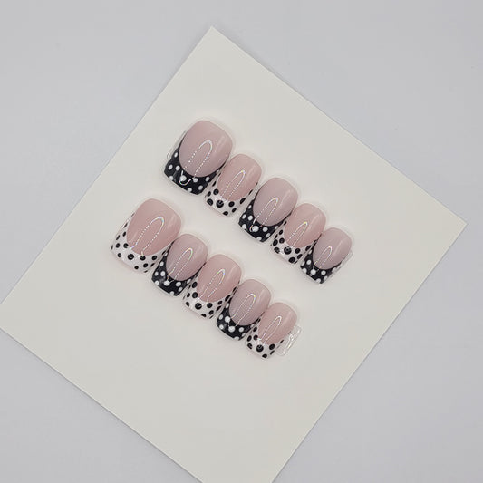 Monochrome Muse Short Square Press-On Nails