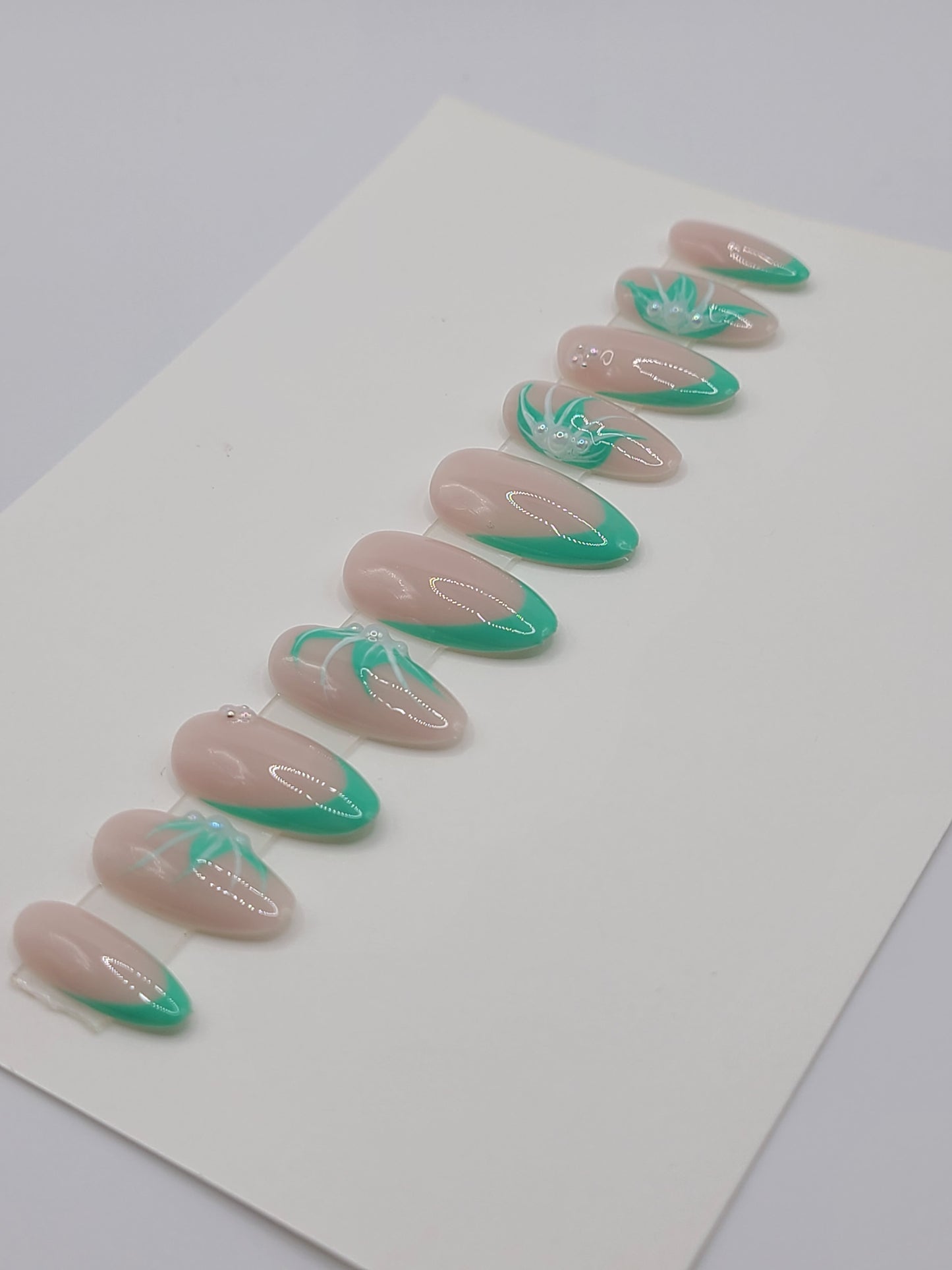 Turquoise Bloom ( 14 pieces, Medium Almond Press on Nails)